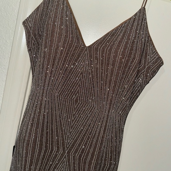Elegant Brown Evening Dress - Picture 2 of 4